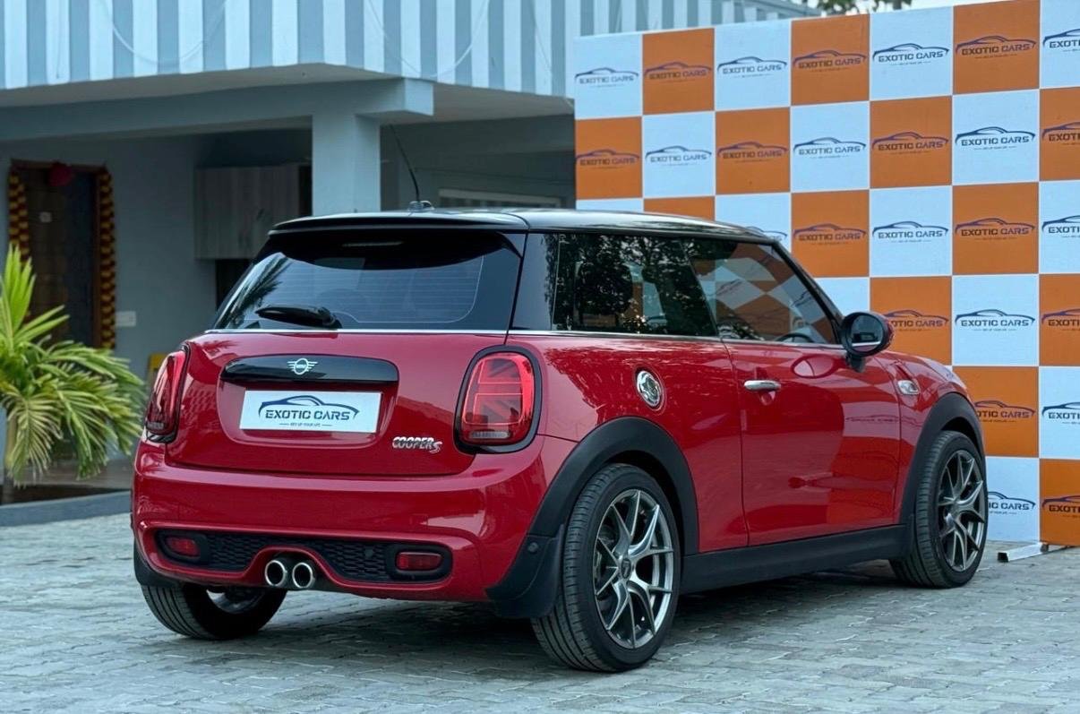 
								MINI COOPER JCW full									