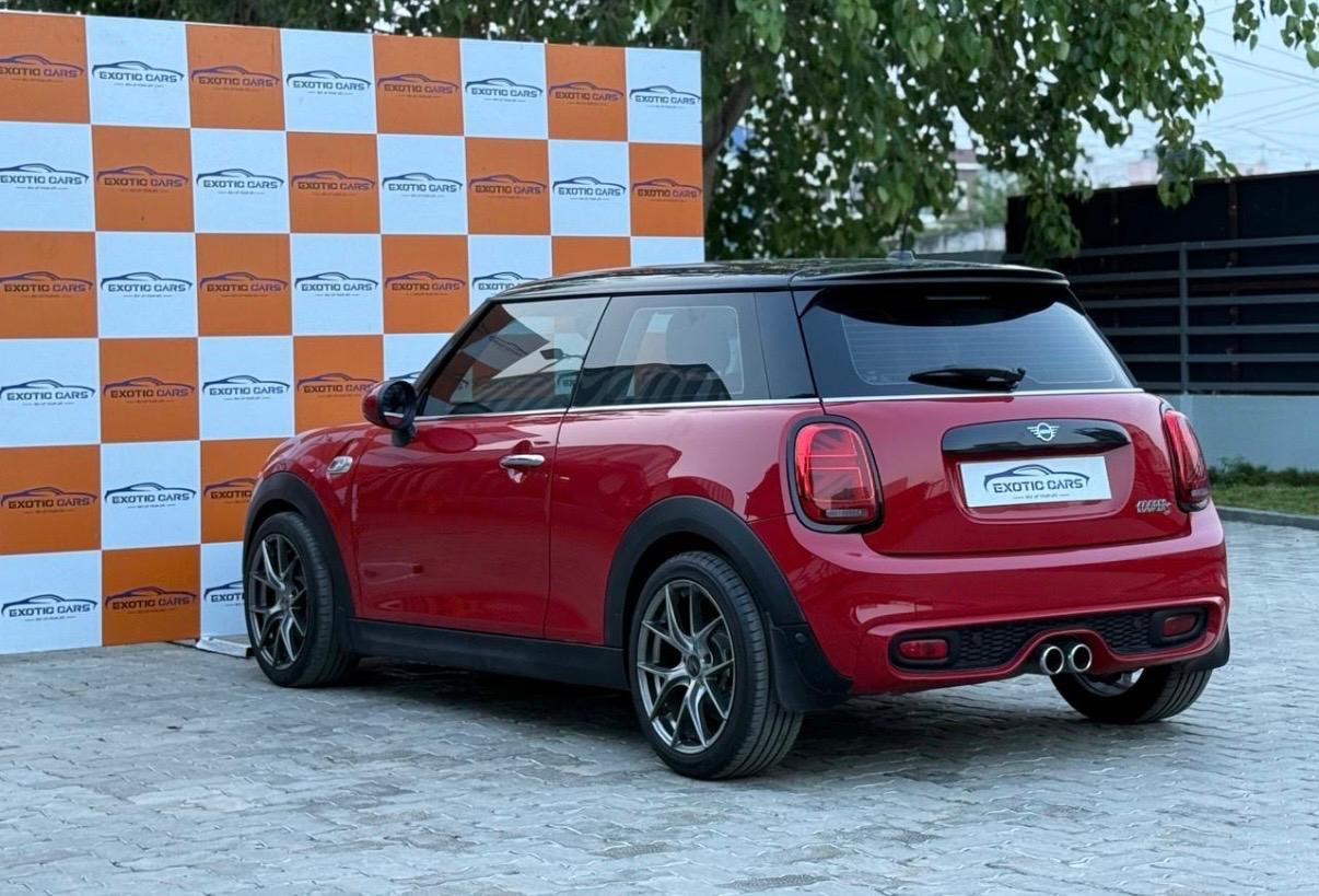 
								MINI COOPER JCW full									