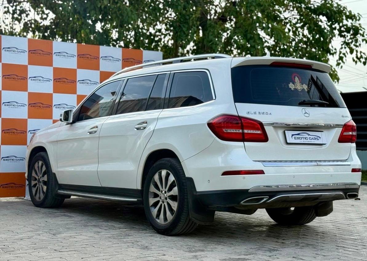 
								MERCEDES BENZ GLS350D 4MATIC full									
