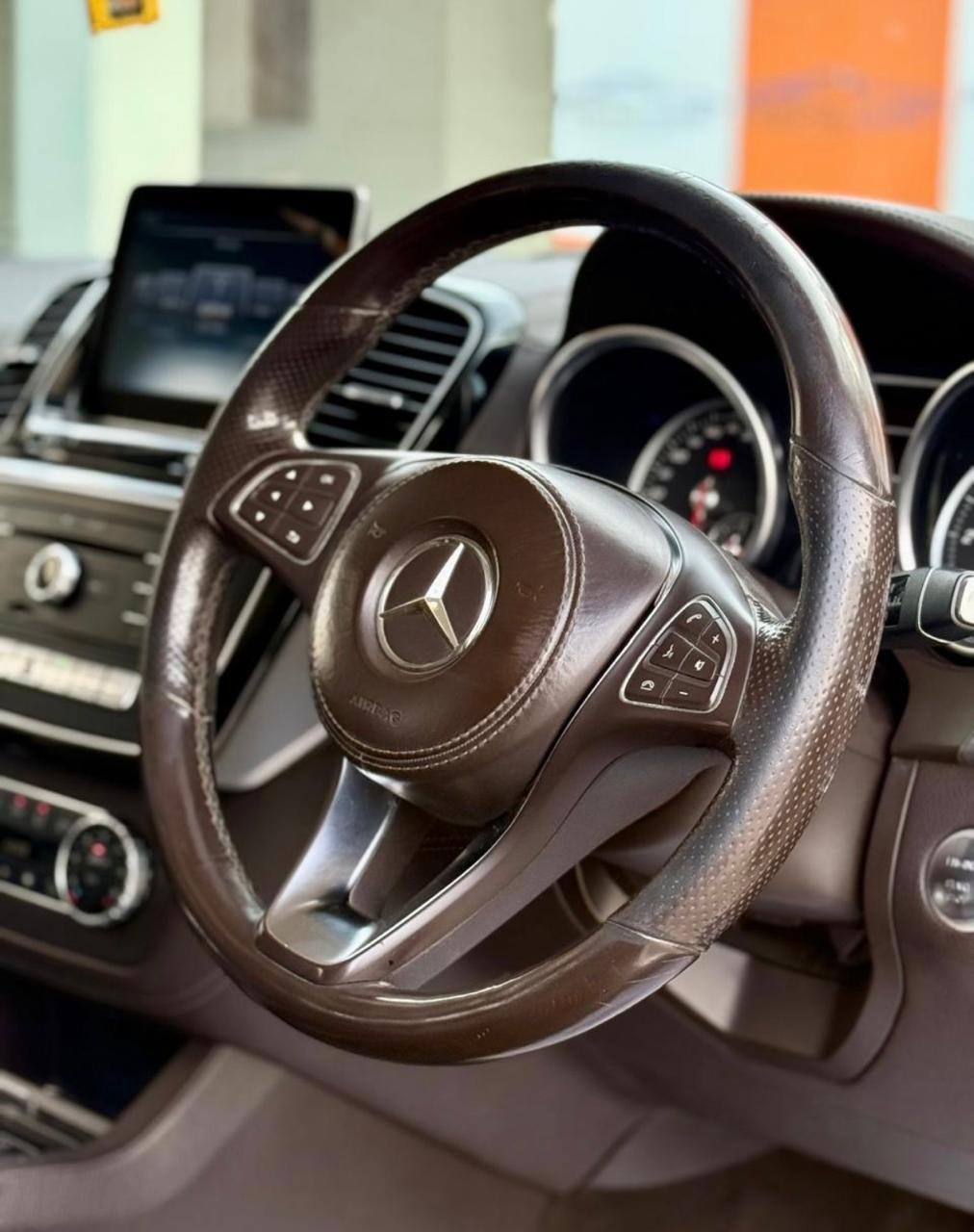 
								MERCEDES BENZ GLS350D 4MATIC full									
