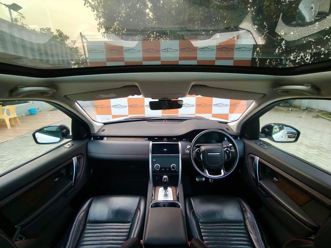 
								Land Rover Discovery Sport full									