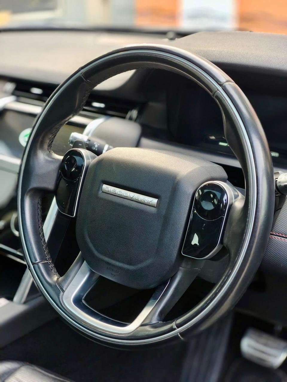 
								Land Rover Discovery Sport full									