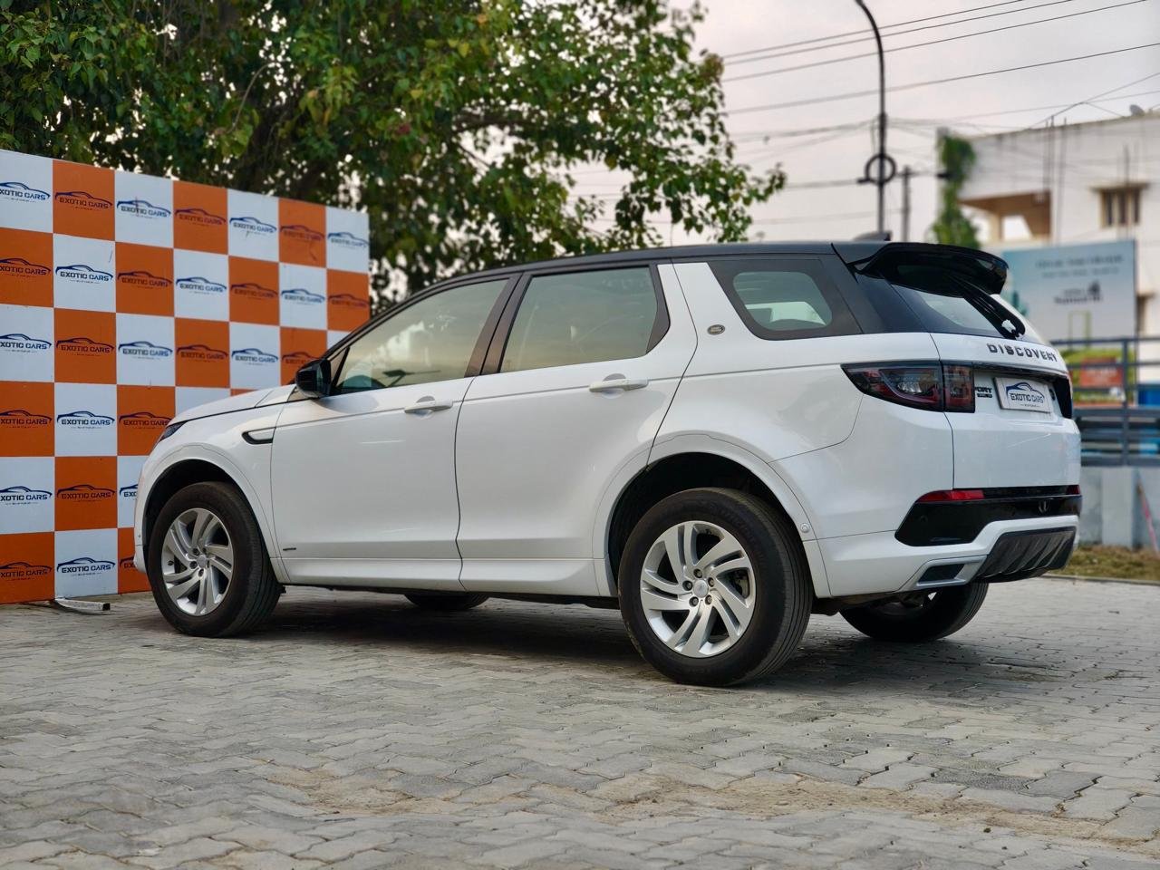 
								Land Rover Discovery Sport full									